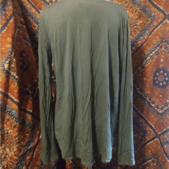 CloudChaser | Green Boho Bell Sleeve Top - Picture 2 of 5